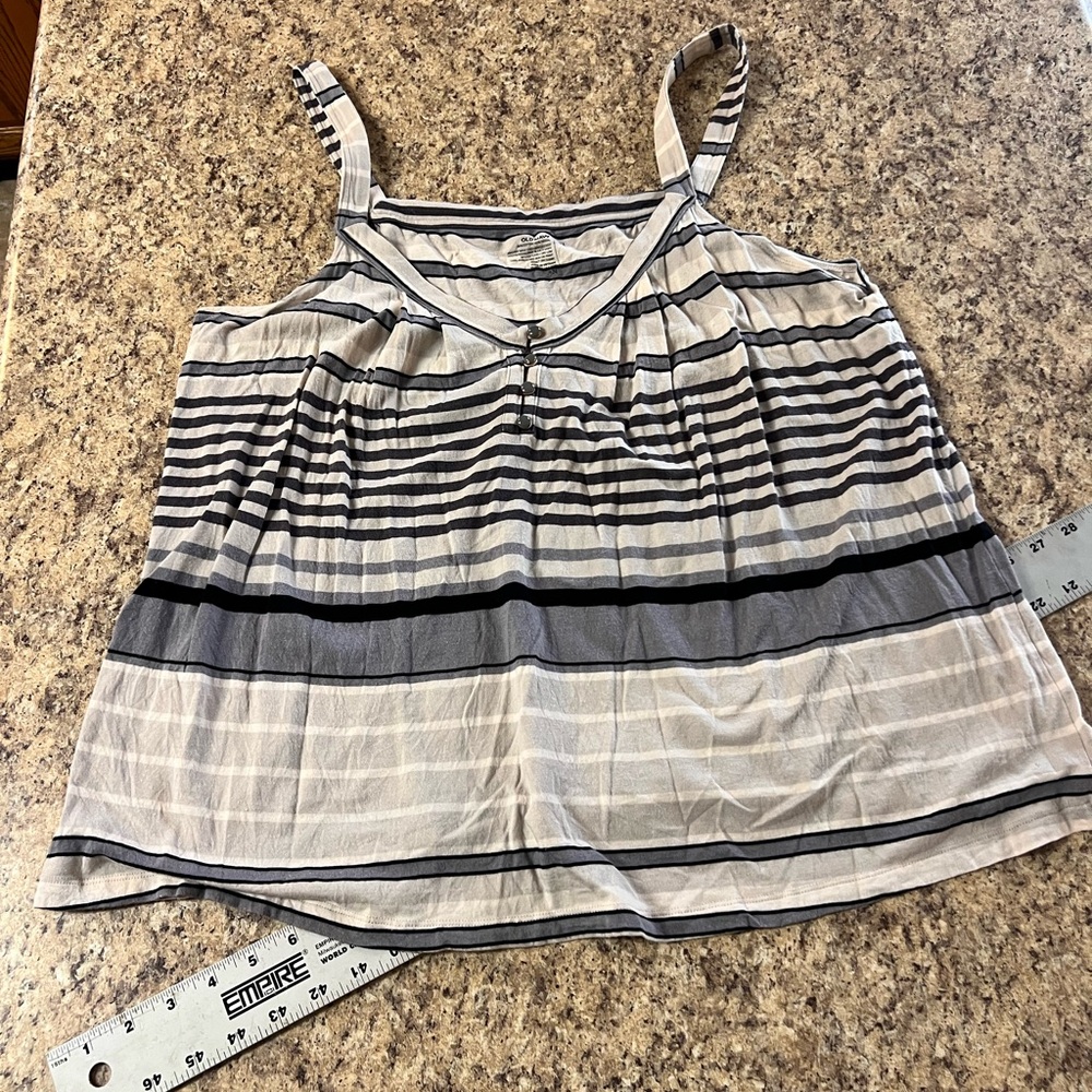 NWOT Old Navy Women’s Black and White Striped Tank Top